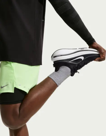Кросівки бігові Nike WINFLO 12 чорно-білі HV9272-002