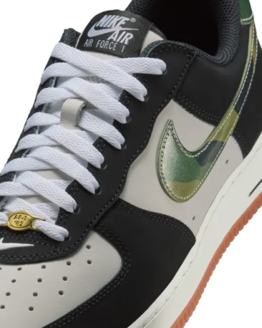 Кросівки Nike AIR FORCE 1 LOW RETRO чорно-біло-зелені HQ1967-100