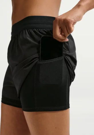 Шорти для бігу жіночі Nike SWIFT DRI-FIT MID-RISE 2-IN-1 чорні HJ5376-010