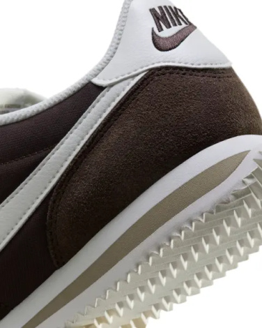 Кроссовки женские Nike CORTEZ TEXTILE темно-коричнево-белые DZ2795-200