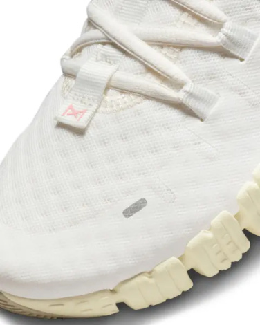 Кросівки для тренувань жіночі Nike FREE METCON 5 кремово-бежеві DV3950-100