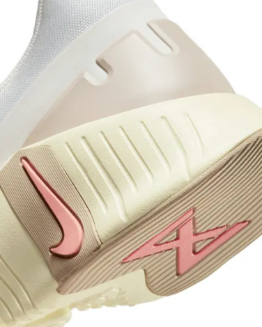 Кросівки для тренувань жіночі Nike FREE METCON 5 кремово-бежеві DV3950-100