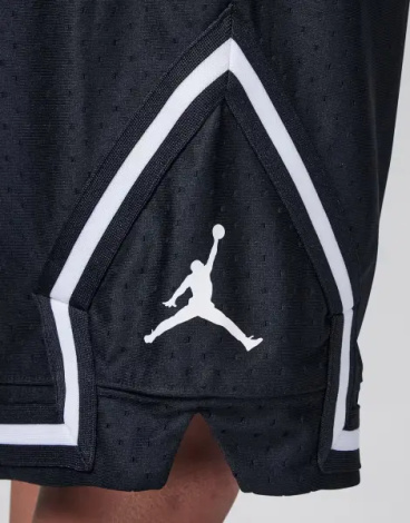 Шорты подростковые Nike JORDAN SPORT DRI-FIT DIAMOND черно-белые 95D313-023