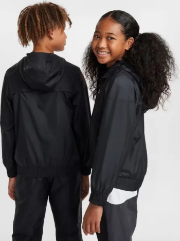 Ветровка подростковая Nike SPORTSWEAR WINDRUNNER REPEL черная FZ5516-010