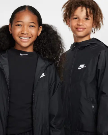 Ветровка подростковая Nike SPORTSWEAR WINDRUNNER REPEL черная FZ5516-010