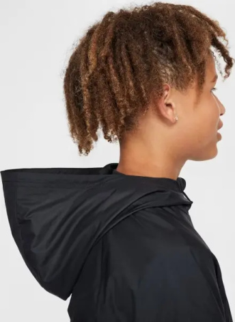 Ветровка подростковая Nike SPORTSWEAR WINDRUNNER REPEL черная FZ5516-010
