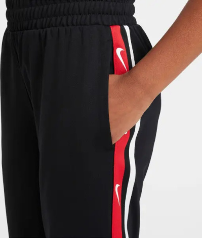 Спортивный костюм подростковый Nike SPORTSWEAR CLUB черно-красно-белый FZ4906-010__FZ4911-010
