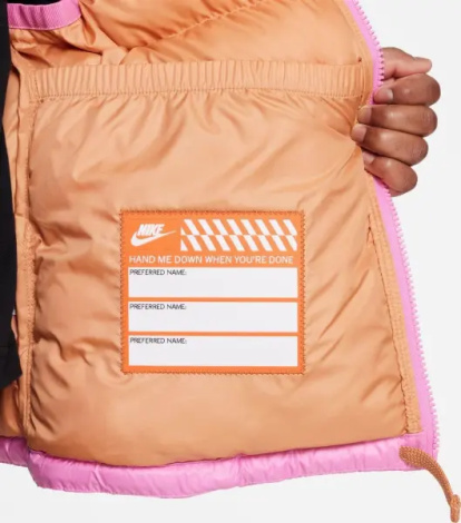 Жилетка підліткова Nike SPORTSWEAR HEAVYWEIGHT SYNTHETIC FILL EASYON THERMA-FIT REPEL LOOSE HOODED рожева FD2844-675
