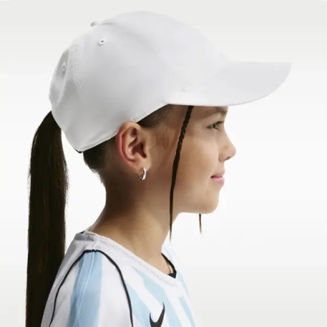 Бейсболка подростковая Nike DRI-FIT CLUB UNSTRUCTURED METAL SWOOSH бело-золотая FB5064-101