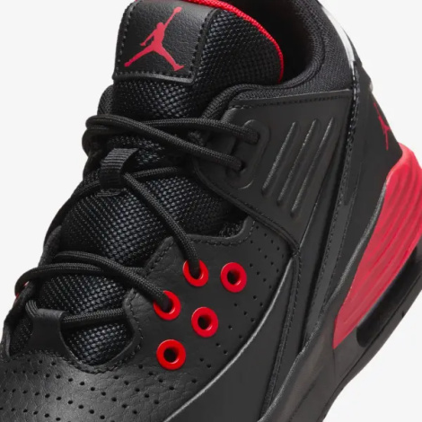 Кроссовки подростковые Nike JORDAN MAX AURA 5 (GS) черно-красные DZ4352-006
