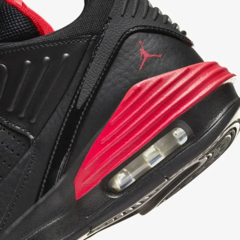 Кроссовки подростковые Nike JORDAN MAX AURA 5 (GS) черно-красные DZ4352-006