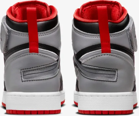 Кроссовки подростковые Nike AIR JORDAN 1 HI FLYEASE (GS) серо-черно-красные DC7986-010