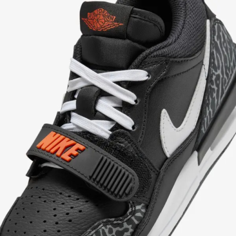 Кроссовки подростковые Nike AIR JORDAN LEGACY 312 LOW (GS) черно-бело-оранжевые CD9054-018