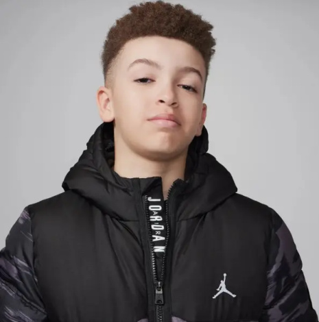 Куртка подростковая Nike JORDAN FAUX DOWN темно-серо-черная 95D133-GAE