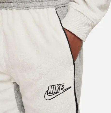 Спортивний костюм дитячий Nike SPORTSWEAR AMPLIFY FRENCH TERRY CREW молочно-сірий 86L198-042