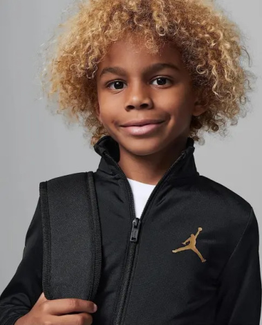 Спортивный костюм детский Nike TAKE FLIGHT TRICOT черно-золотой 85C811-023