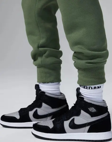 Спортивный костюм детский Nike JORDAN зеленый 85C505-EF9