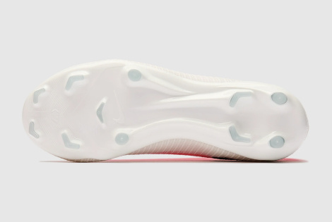 Дитячі футбольні бутси Nike Air Zoom Mercurial Vapor 17 Academy MG T Junior IO8239-900