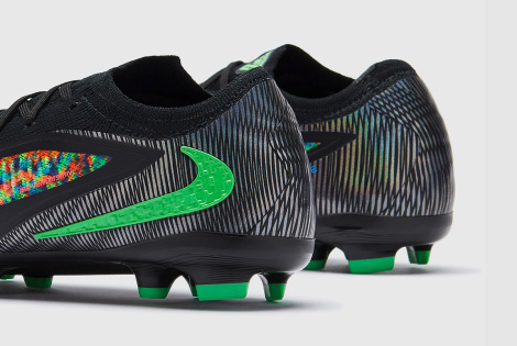 Дитячі футбольні бутси Nike Phantom 6 Pro SE Low MG x EAFC Junior IH1775-900