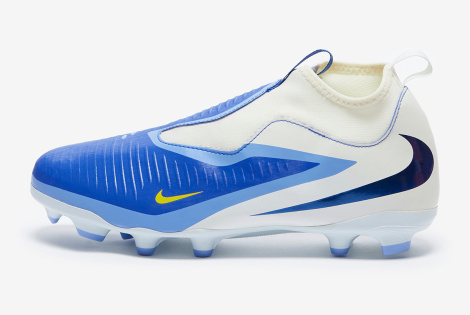 Дитячі футбольні бутси Nike Phantom 6 Academy High MG Junior HQ2044-400