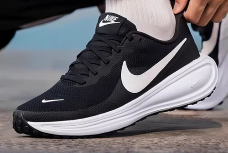 Кросівки Nike Revolution 8 HJ9198-003