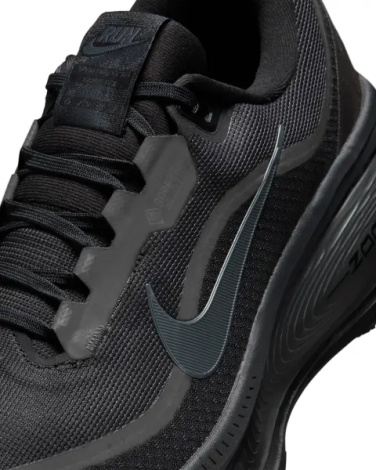 Кроссовки беговые Nike VOMERO 18 GORE-TEX WATERPROOF REFLECTIVE черные HQ7001-001
