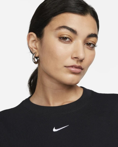 Футболка жіноча Nike W TEE ESSNTL LBR чорна FD4149-010
