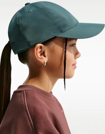 Бейсболка подростковая Nike DRI-FIT CLUB UNSTRUCTURED METAL SWOOSH темно-зеленая FB5064-382