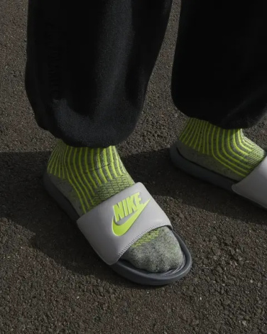 Шлепанцы Nike VICTORI ONE SLIDE серо-лаймовые CN9675-011