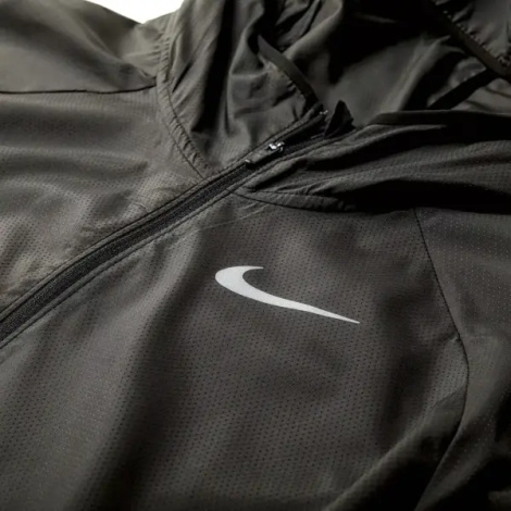 Ветровка Nike ESSENTIAL черная BV4870-010