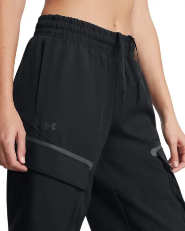 Спортивные штаны женские Under Armour UNSTOPPABLE CARGO черные 1386481-001