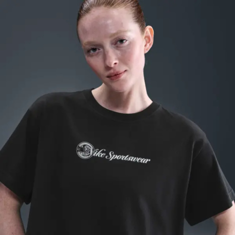 Футболка женская Nike SPORTSWEAR CLUB LOOSE CROPPED черная HV4947-010