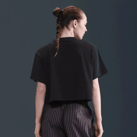 Футболка женская Nike SPORTSWEAR CLUB LOOSE CROPPED черная HV4947-010