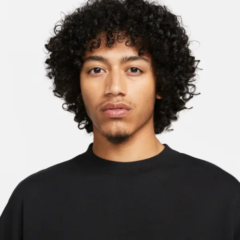 Футболка Nike SPORTSWEAR TECH FLEECE RE-IMAGINED OVERSIZED черная FB8165-010