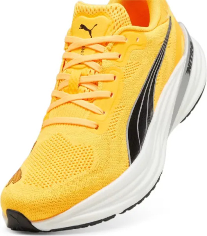 Кроссовки беговые Puma MAGNIFY NITRO 2 светло-оранжево-черные 310481-01