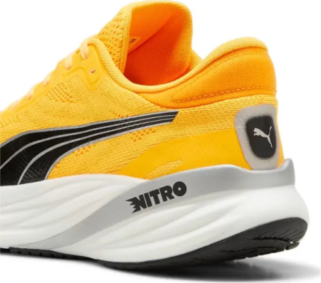 Кроссовки беговые Puma MAGNIFY NITRO 2 светло-оранжево-черные 310481-01